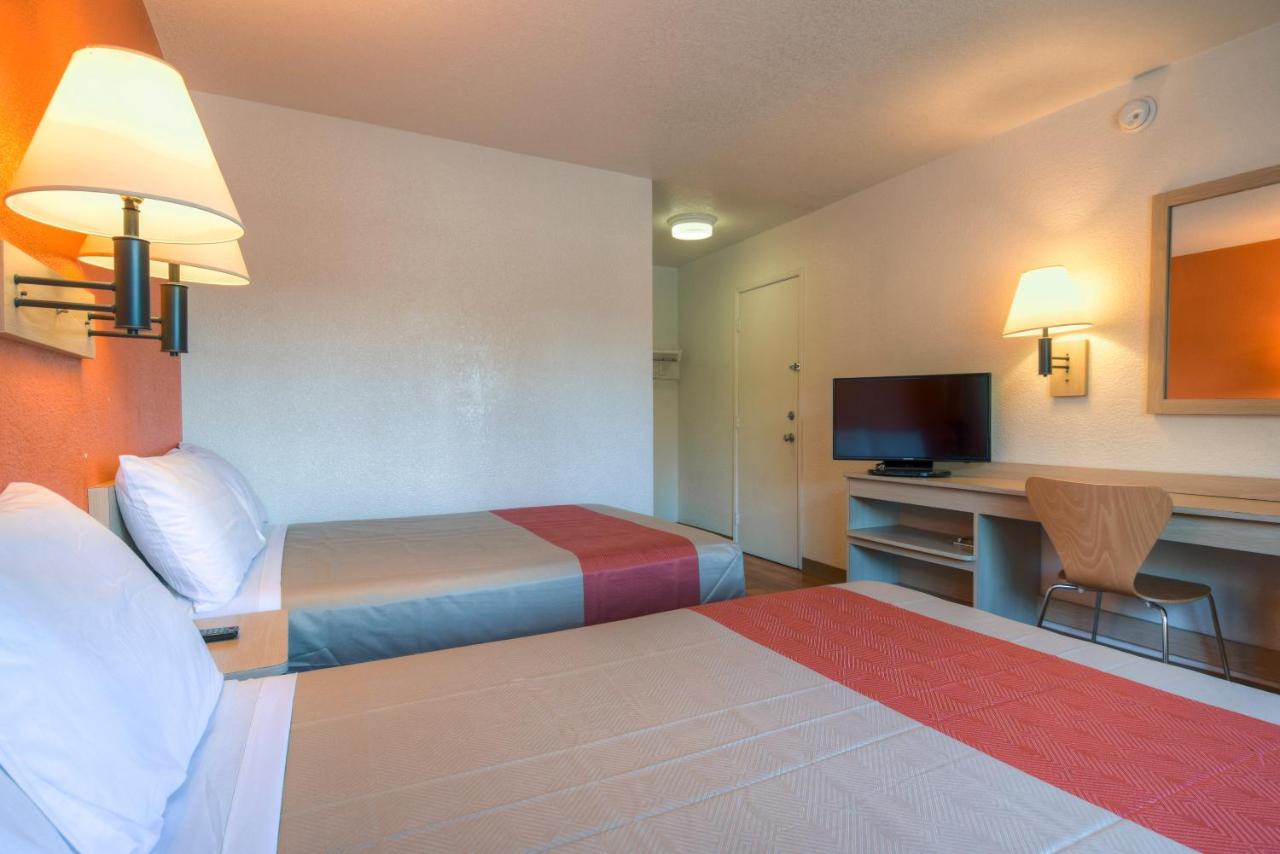| Motel 6-San Ysidro, CA - San Diego - Border