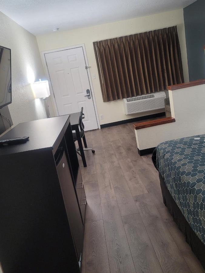 King Suite - Non Smoking at Econo Lodge Inn & Suites Downtown San Antonio Riverwalk Area
