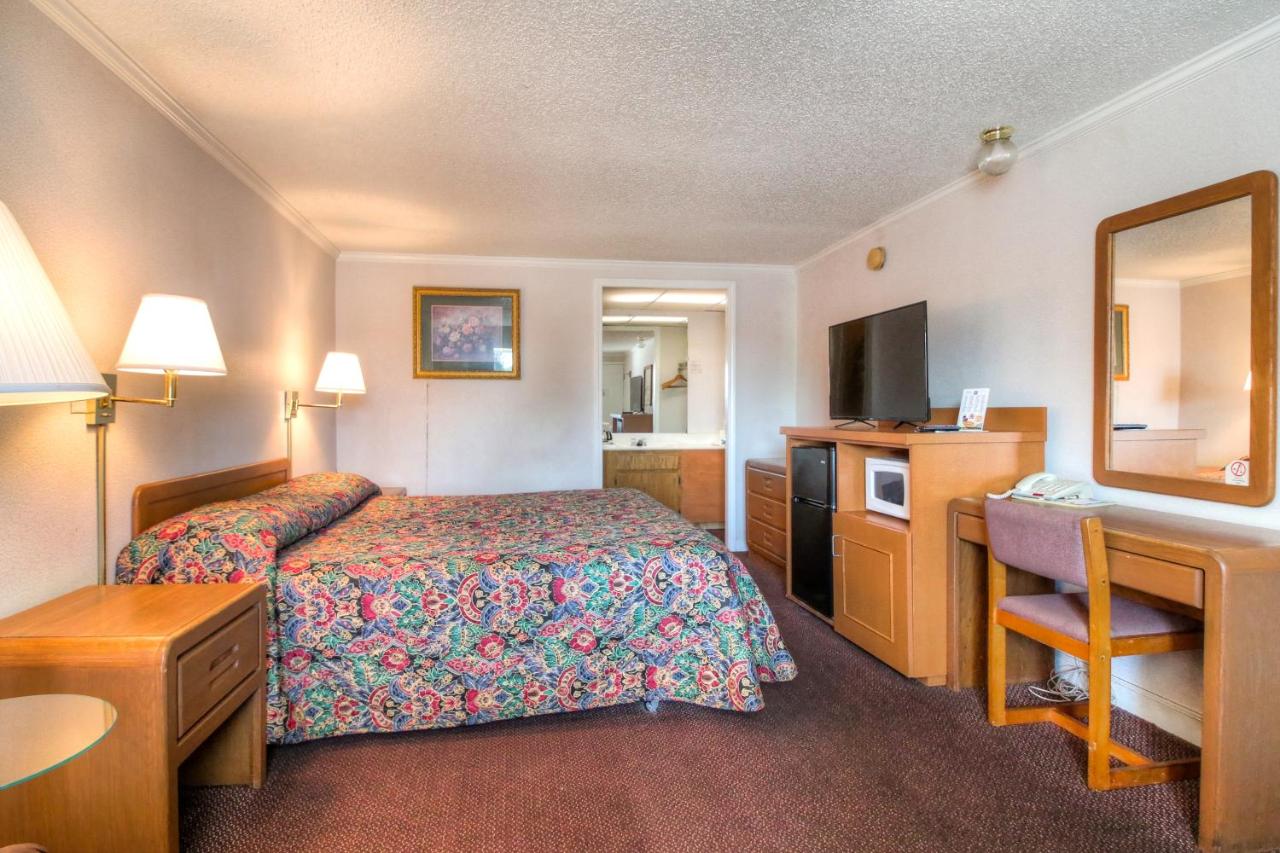 | Corbin Inn
