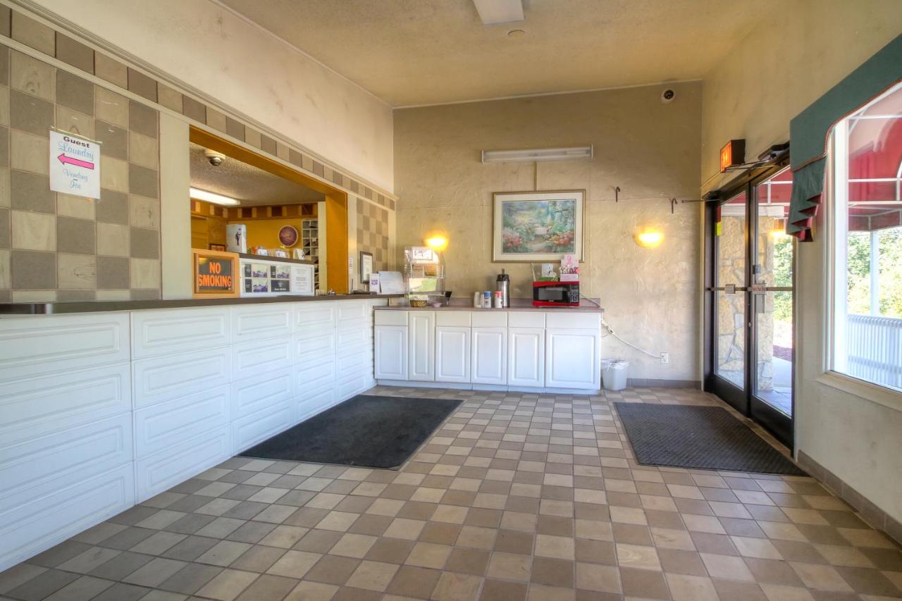 | Corbin Inn