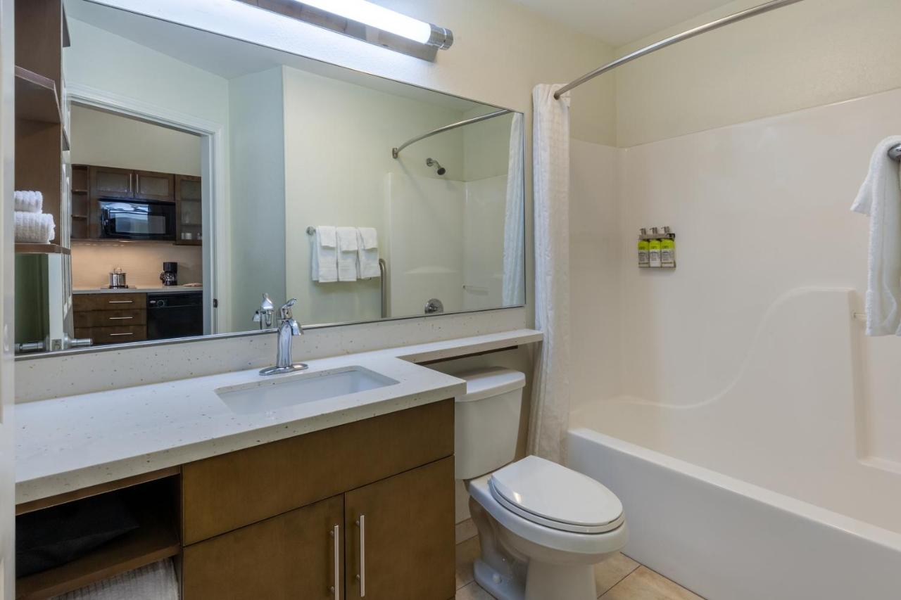 | Candlewood Suites-West Springfield, an IHG Hotel