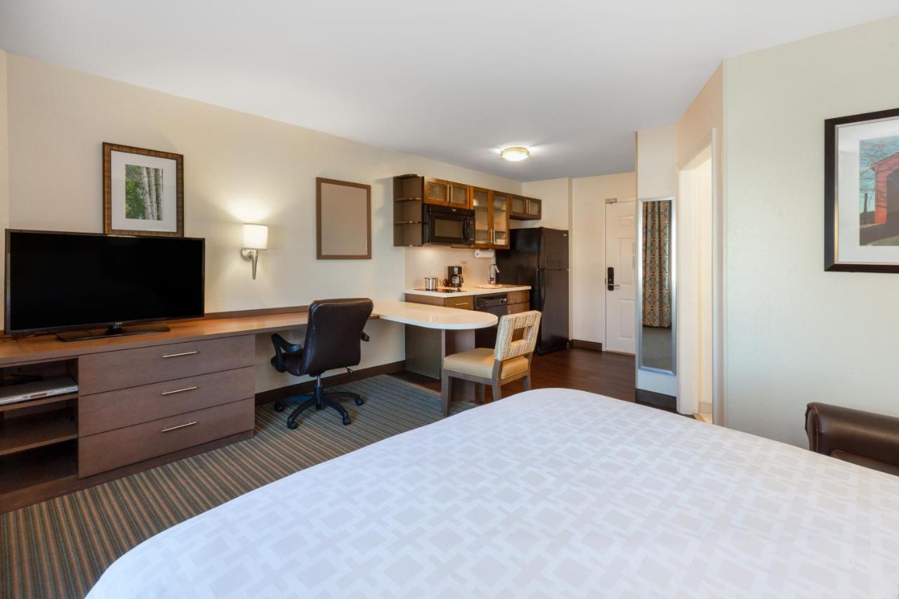  | Candlewood Suites-West Springfield, an IHG Hotel