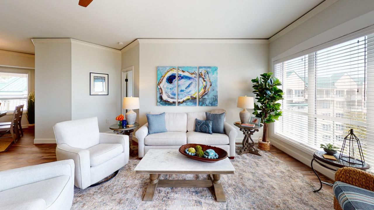 | 3505 Windsor Court South