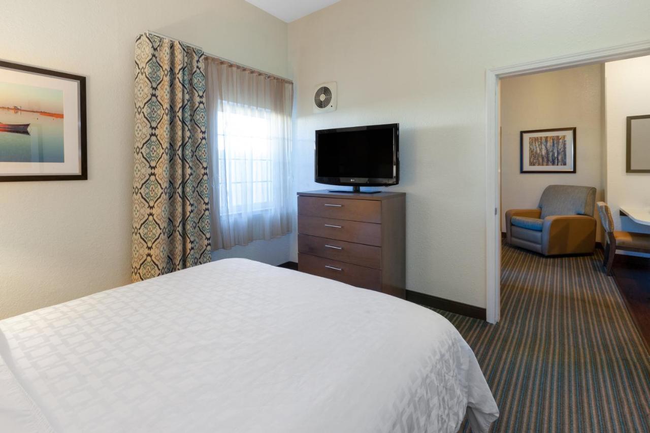 | Candlewood Suites-West Springfield, an IHG Hotel
