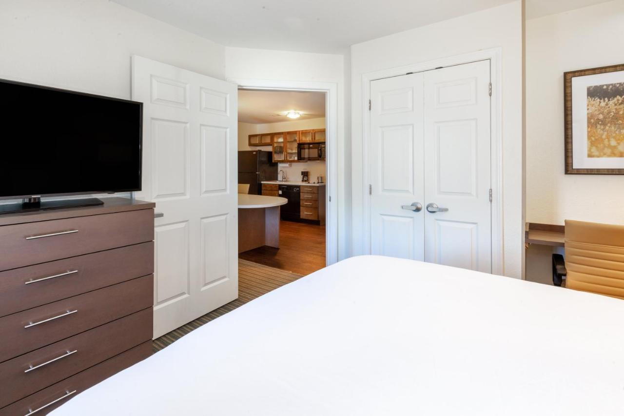 | Candlewood Suites-West Springfield, an IHG Hotel