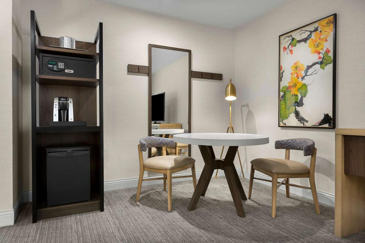 Double Room at Sonesta Silicon Valley
