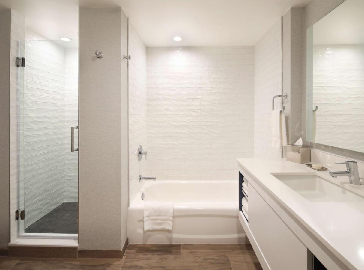 King Suite at Sonesta Silicon Valley