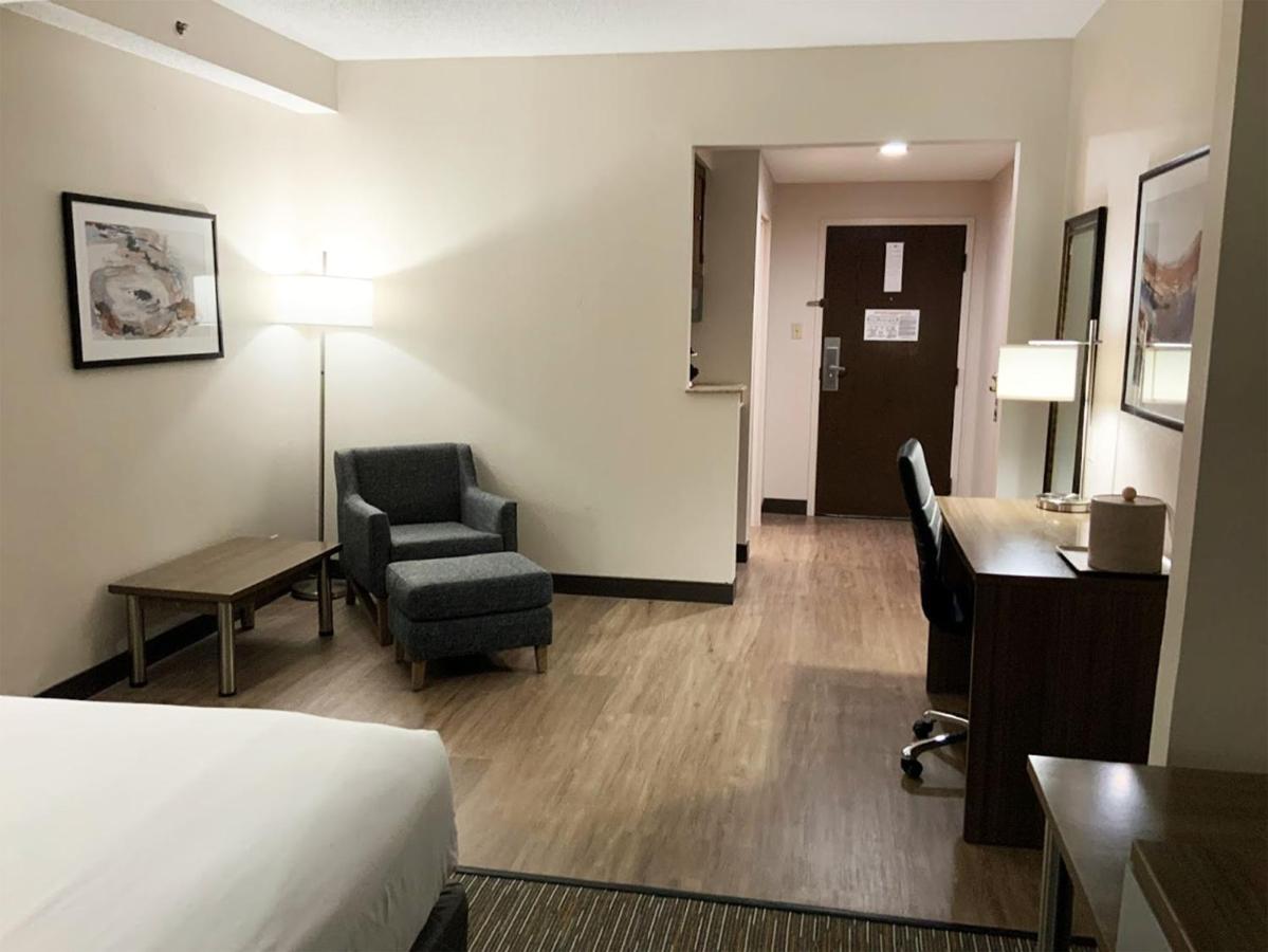 King Room - Non-Smoking at Wingate by Wyndham Jackson/Ridgeland