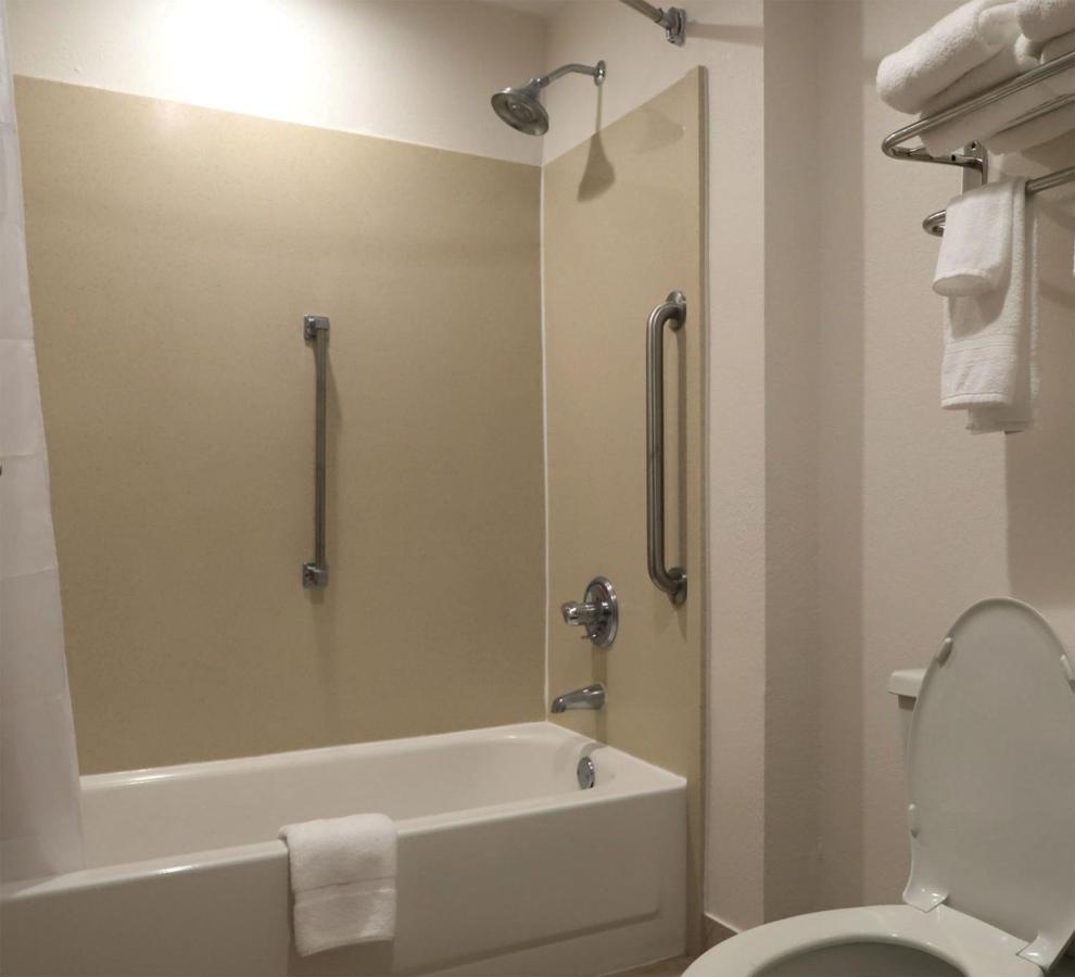 Studio Suite with Two Queen Beds - Non-Smoking at Wingate by Wyndham Jackson/Ridgeland