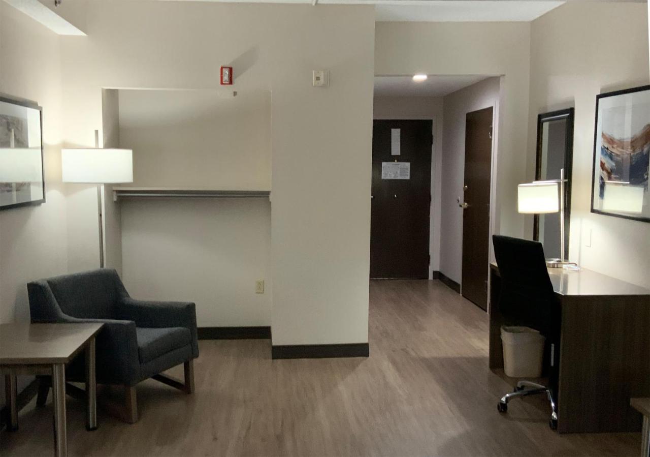 Queen Room with Two Queen Beds - Mobility Access/Non-Smoking at Wingate by Wyndham Jackson/Ridgeland