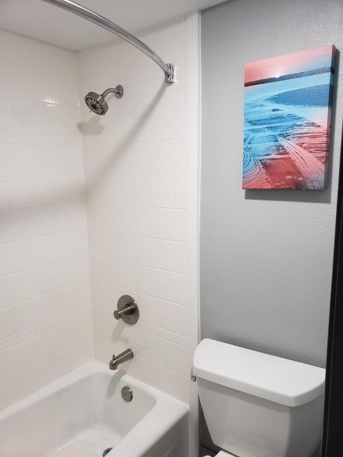 King Suite with Kitchenette - Non-Smoking at La Quinta Inn by Wyndham Temple