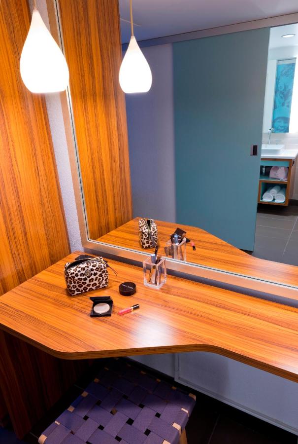 Standard King Room at The Verb Hotel