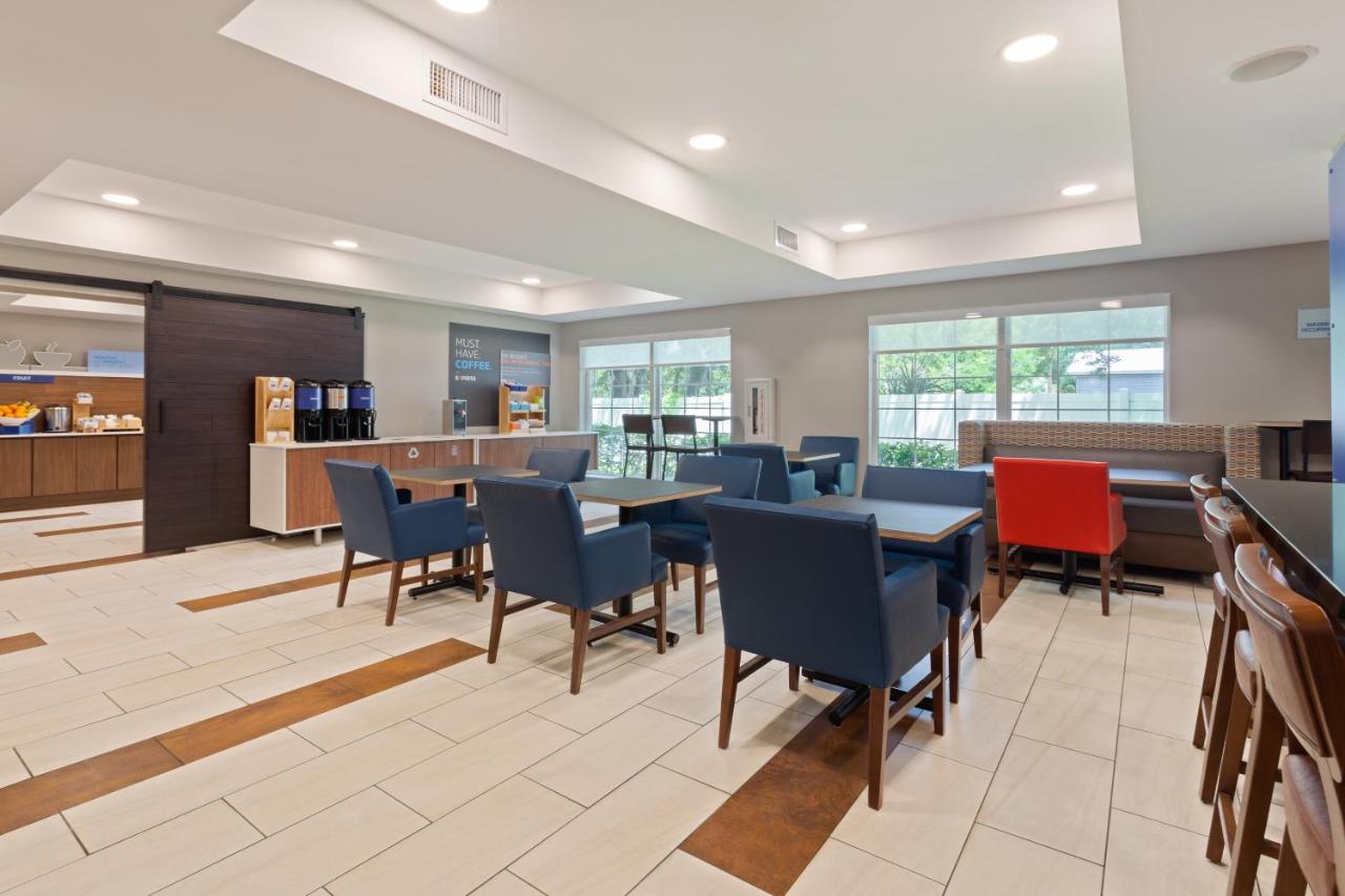  | Holiday Inn Express and Suites Jacksonville East