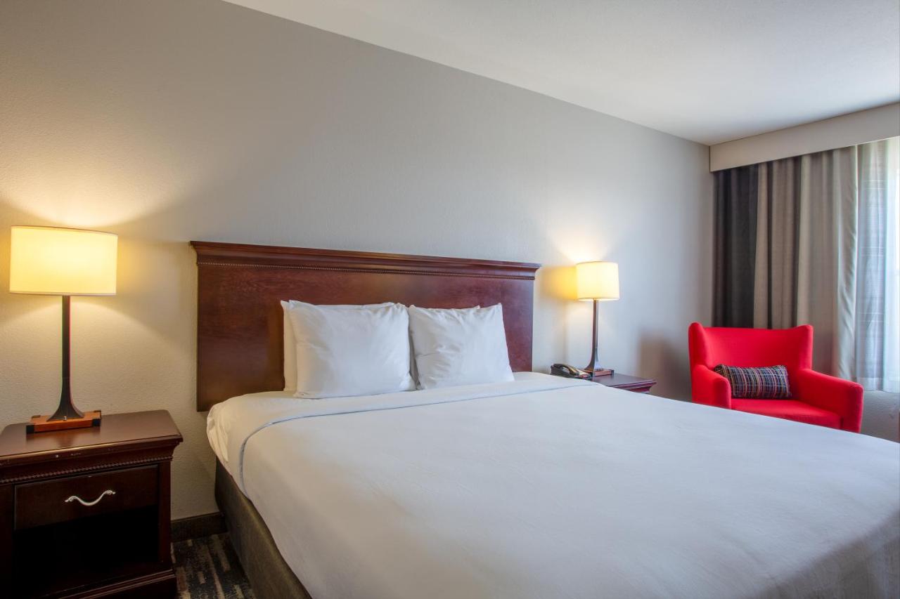 King Room - Disability Access at Country Inn & Suites by Radisson, Tucson City Center, AZ