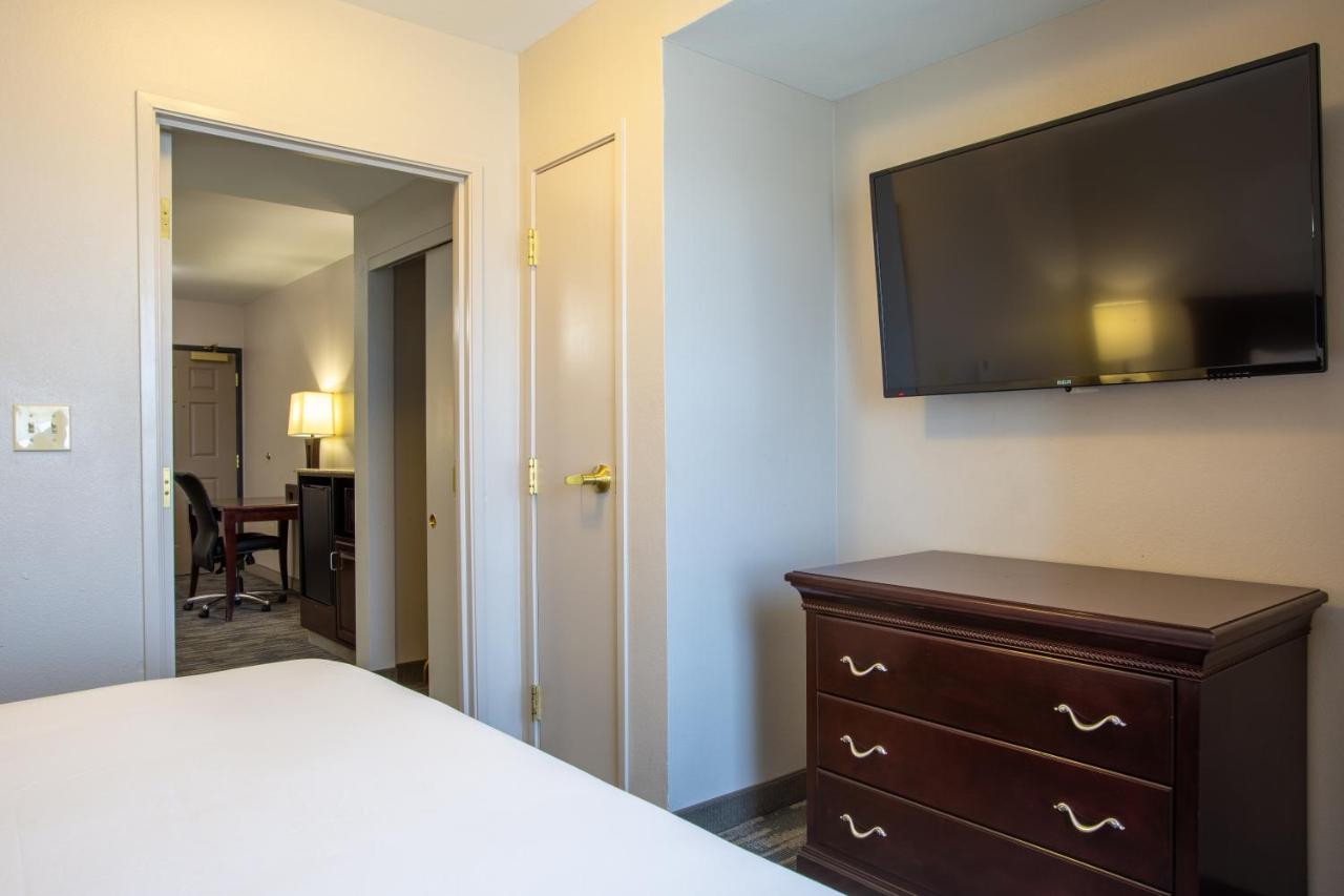 King Suite at Country Inn & Suites by Radisson, Tucson City Center, AZ