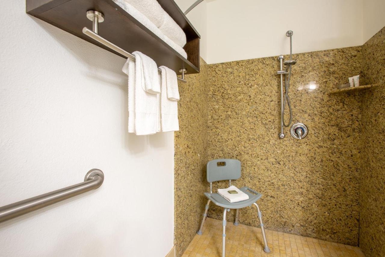 Queen Room with Two Queen Beds - Disability Access at Country Inn & Suites by Radisson, Tucson City Center, AZ