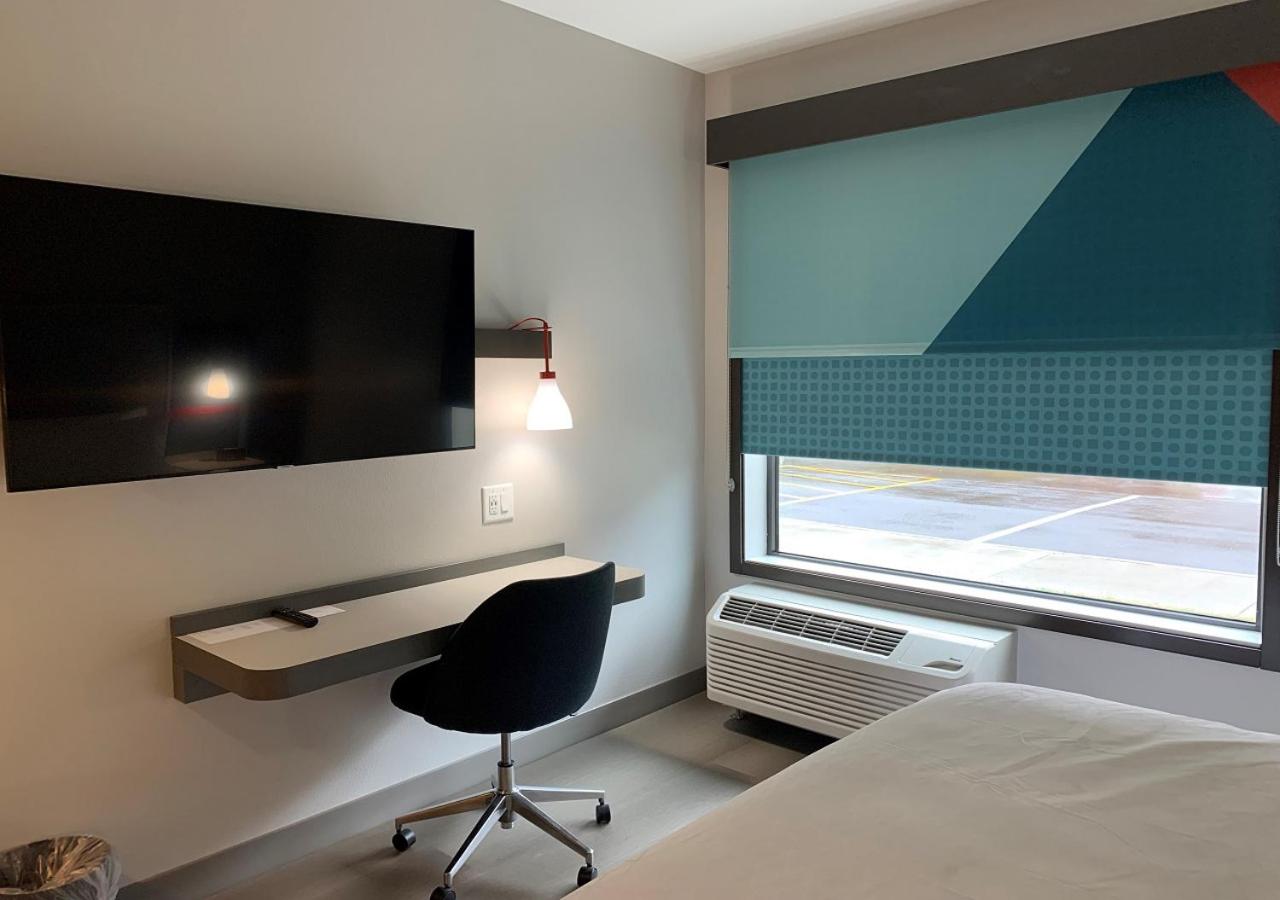Queen Room with Two Queen Beds at Avid Hotels Salem, An Ihg Hotel