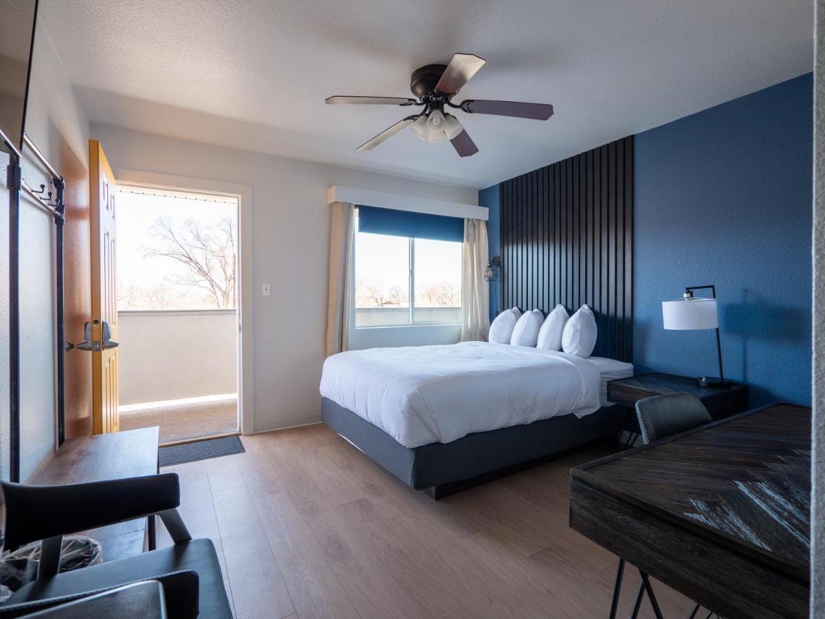  | Balanced Rock Inn