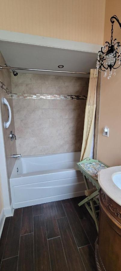 | Tybee Island Inn Bed & Breakfast