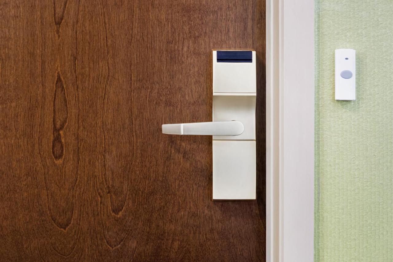 | Holiday Inn Express & Suites Philadelphia - Mt Laurel, an IHG Hotel