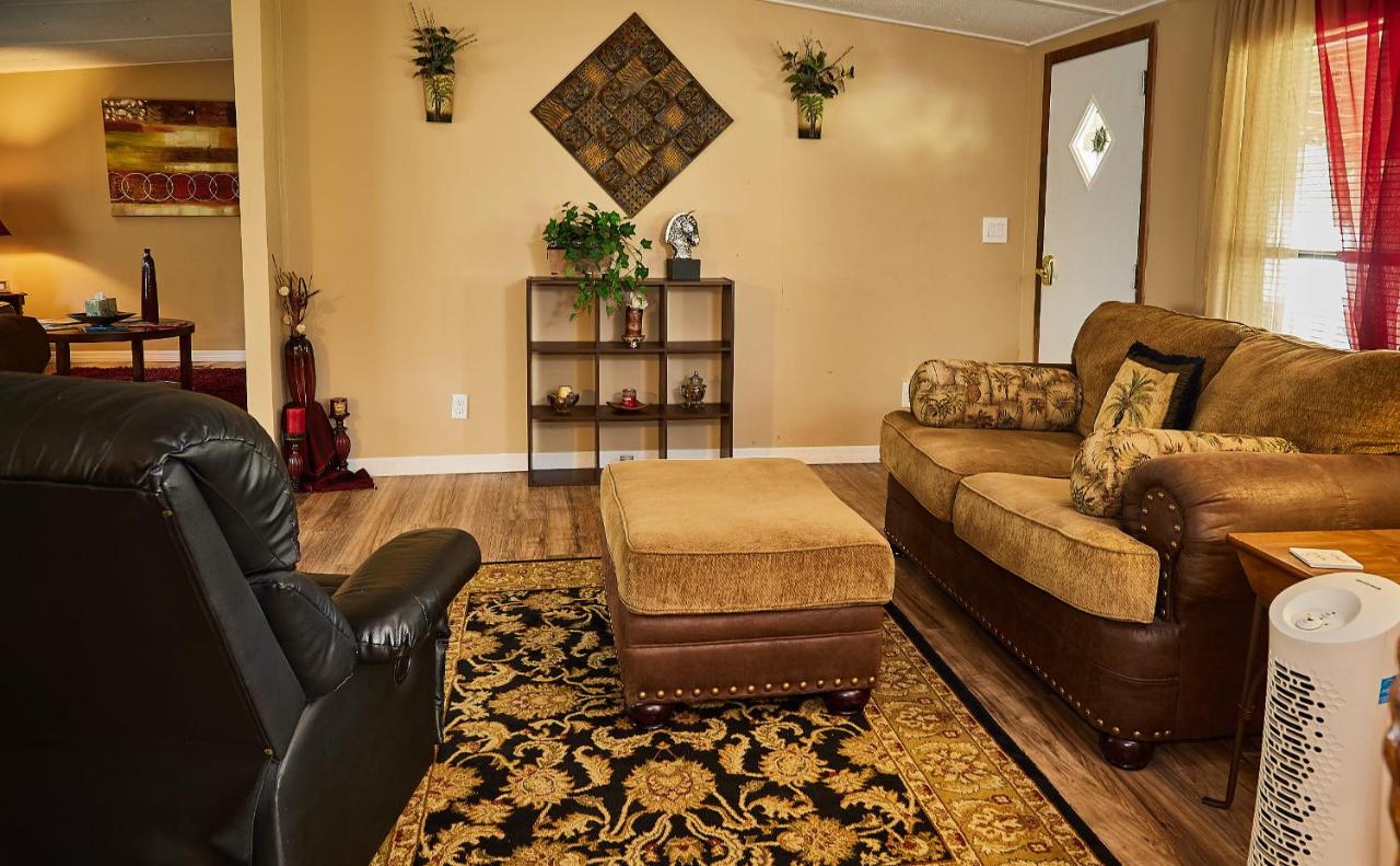 | Room in Apartment - Pleasant Days Bb Manatee Room