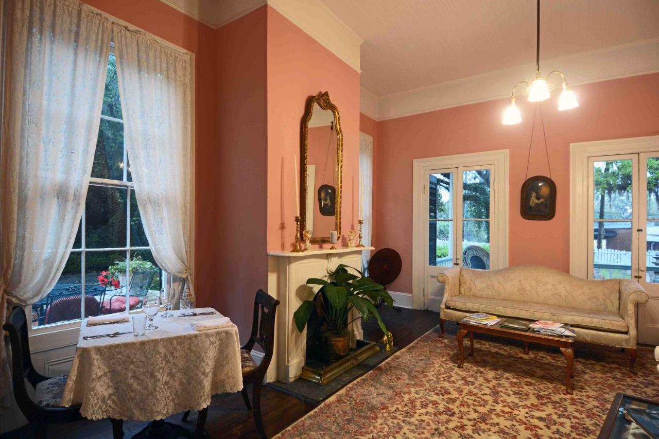 | 1872 Denham Inn