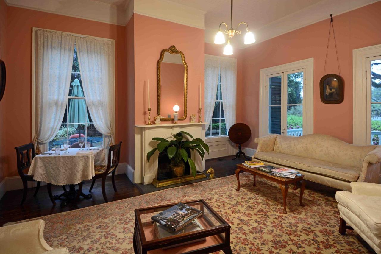 | 1872 Denham Inn