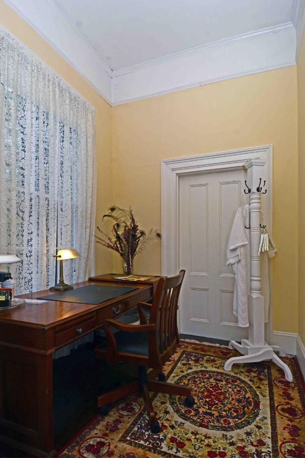 | 1872 Denham Inn