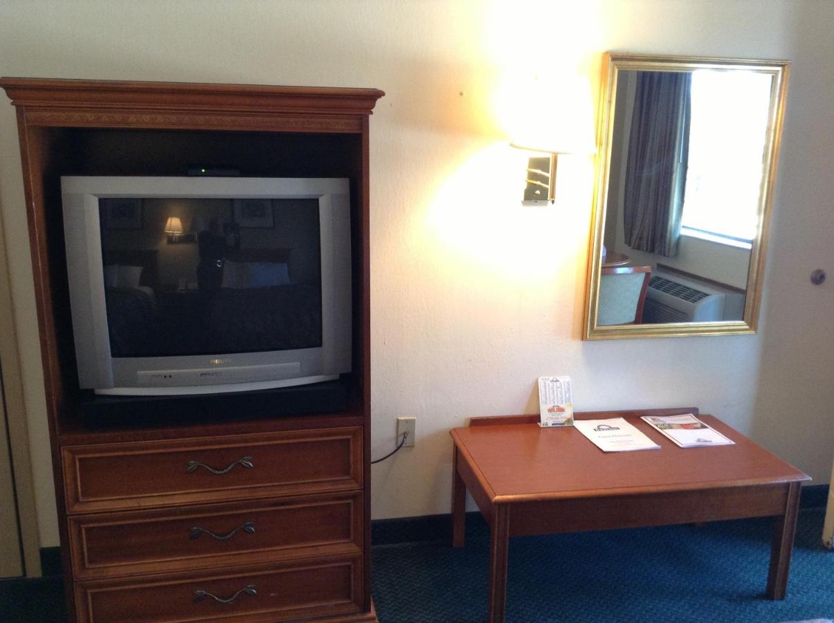 Deluxe Queen Room with Two Queen Beds - Non-Smoking at Days Inn & Suites by Wyndham Tucker/Northlake