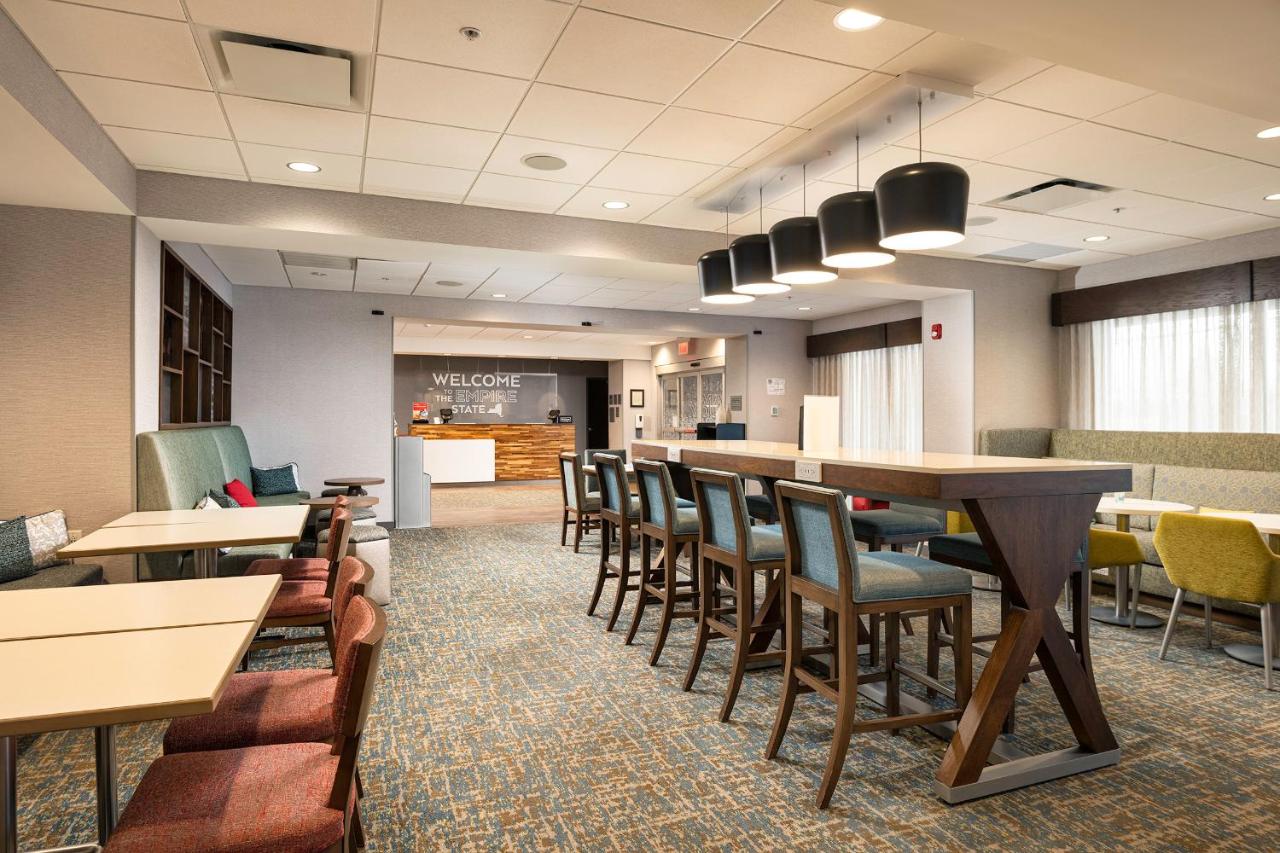 | Hampton Inn Buffalo - Amherst