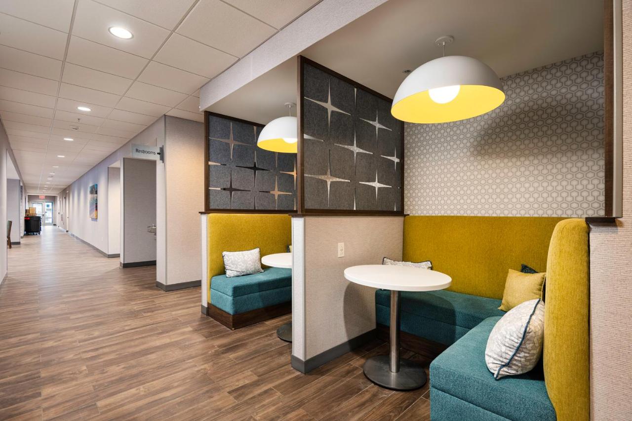 | Hampton Inn Buffalo - Amherst