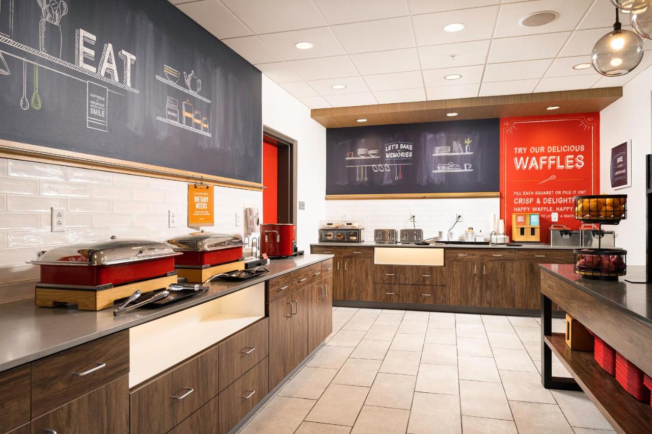 | Hampton Inn Buffalo - Amherst