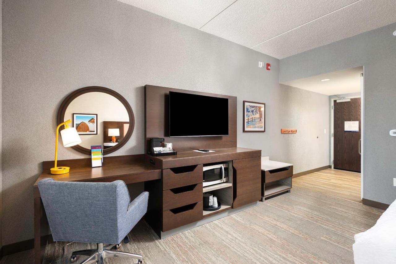 | Hampton Inn Buffalo - Amherst