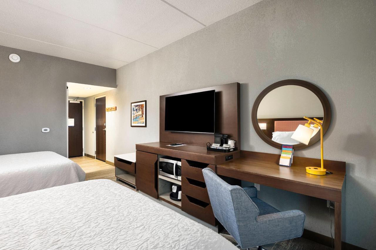 | Hampton Inn Buffalo - Amherst