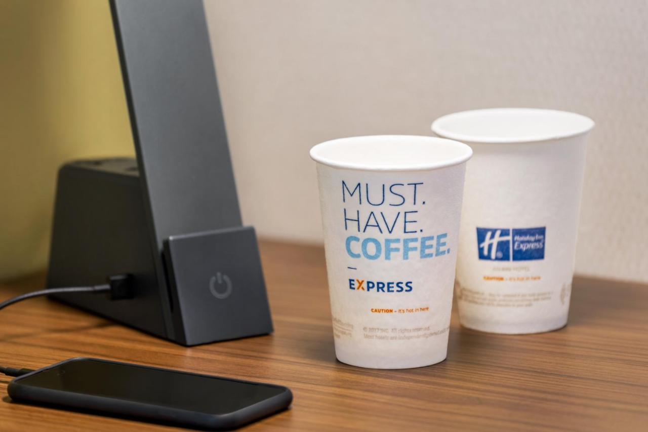 King Suite - Non-Smoking at Holiday Inn Express & Suites Philadelphia - Mt. Laurel by IHG