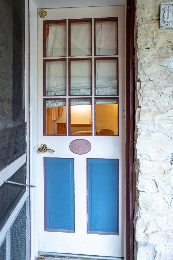 | 5 Ojo Inn Bed and Breakfast