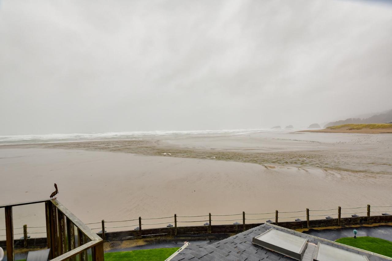 Flagship - Ocean Front Queen Studio at The Waves