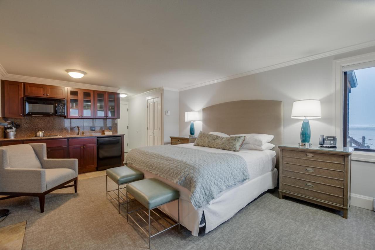 Flagship - Ocean Front King Studio at The Waves