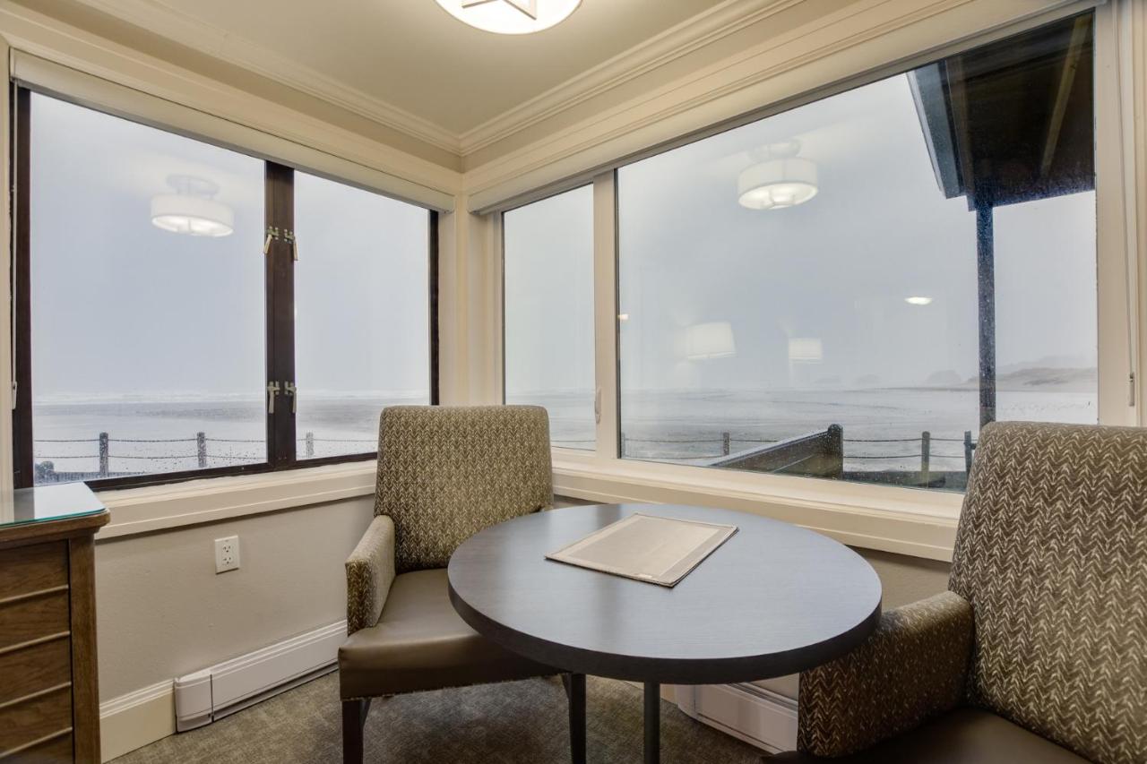 Flagship - Ocean Front King Studio at The Waves
