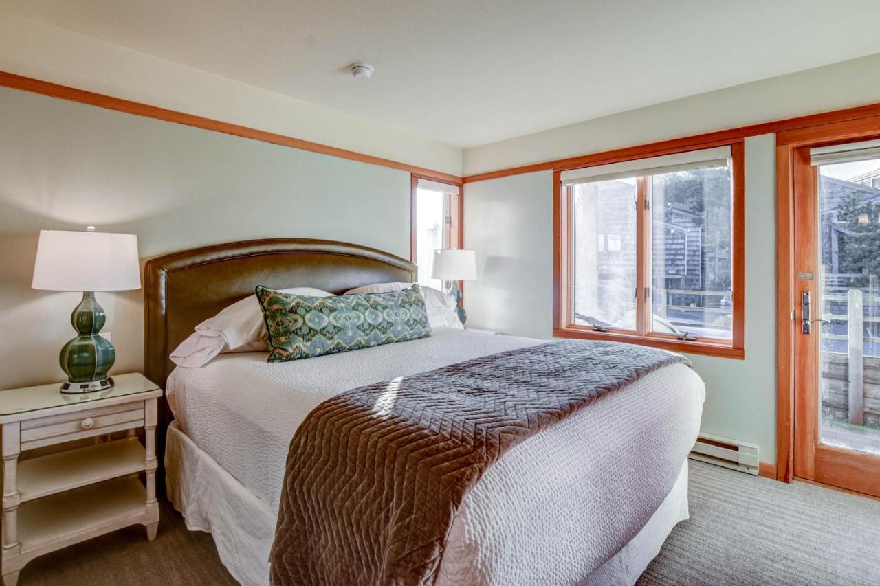 Southwind One-Bedroom Suite with Ocean View at The Waves