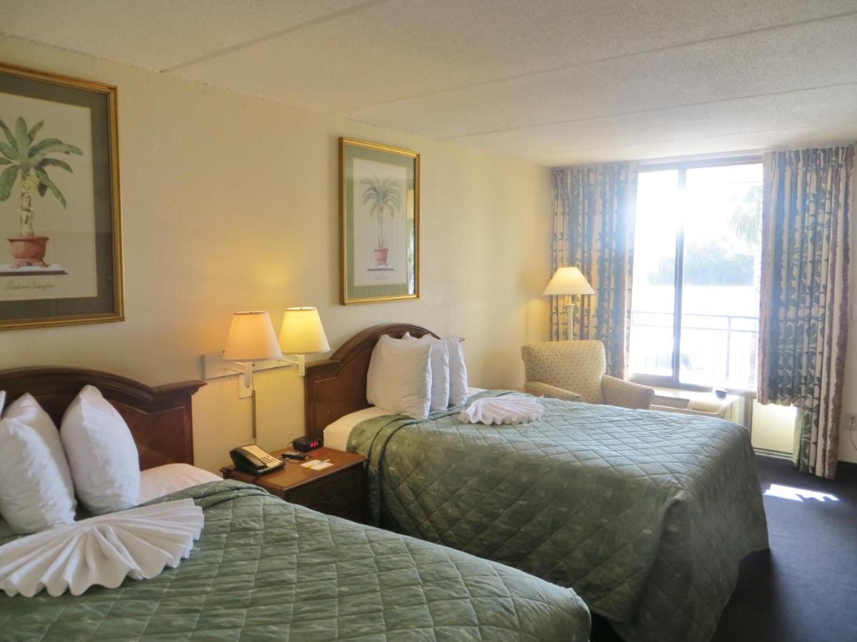 Deluxe Studio Suite with Two Double Beds - Non-Smoking at Days Inn by Wyndham Orlando Airport Florida Mall