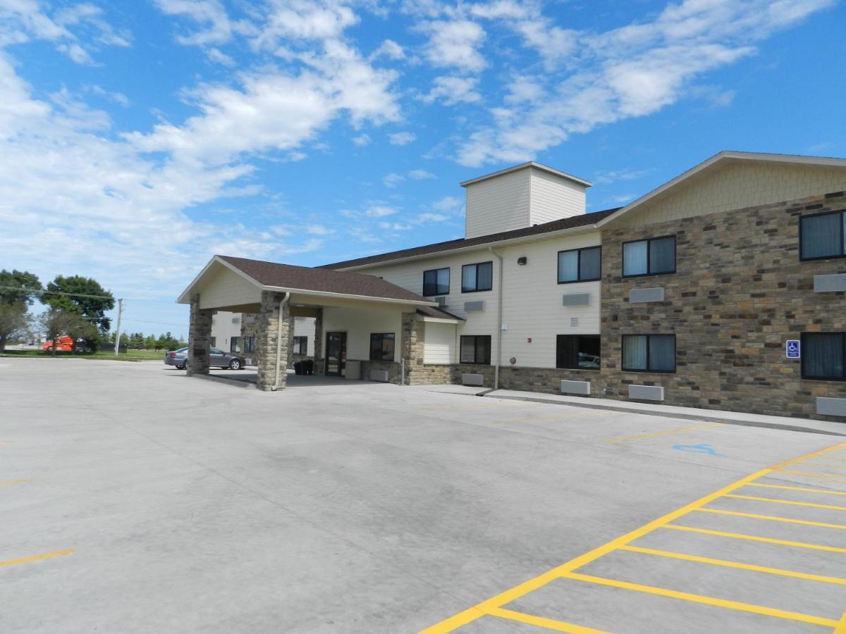 | Cobblestone Inn & Suites - Fort Dodge