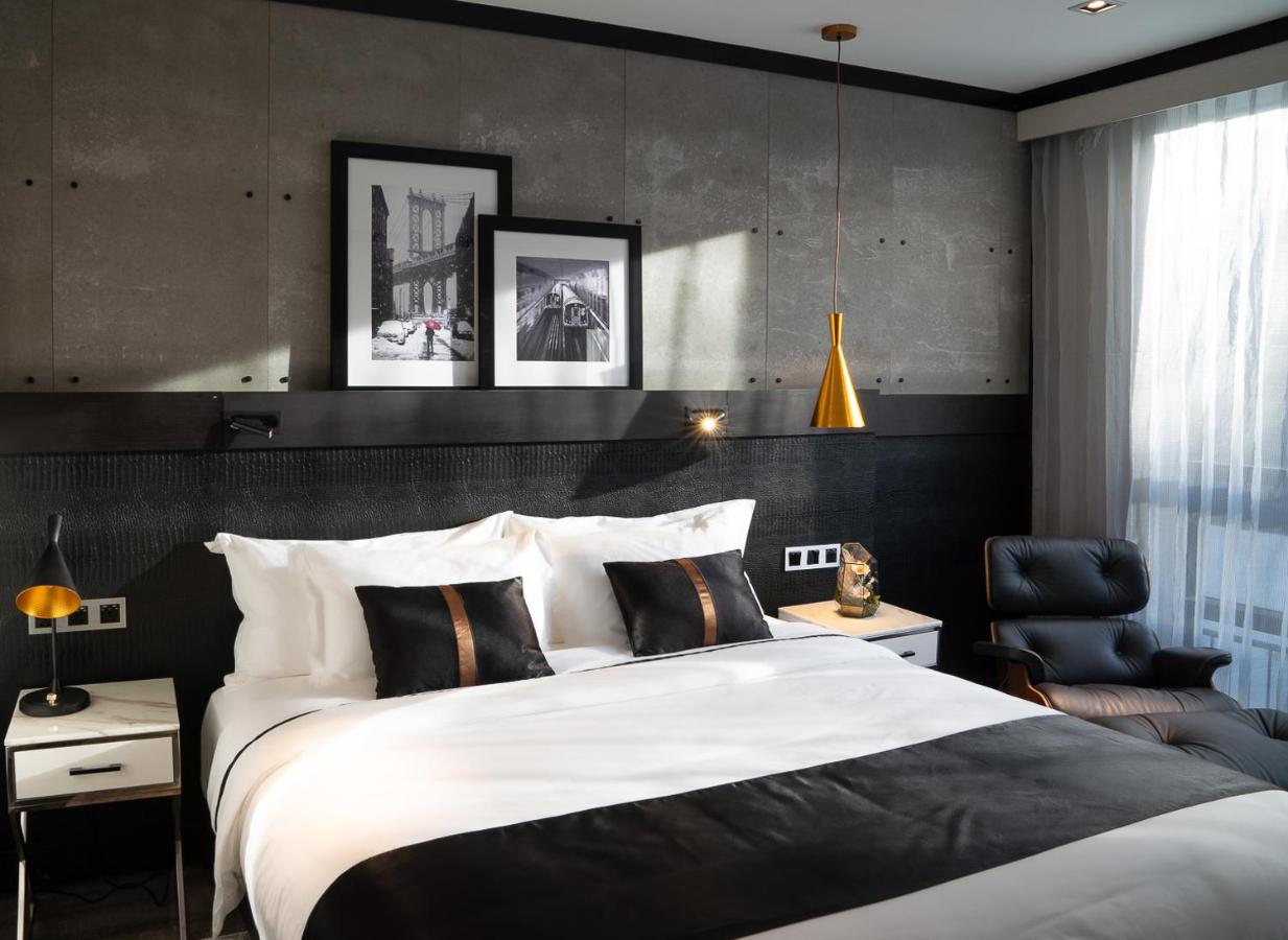 Superior King Room at 42 Hotel