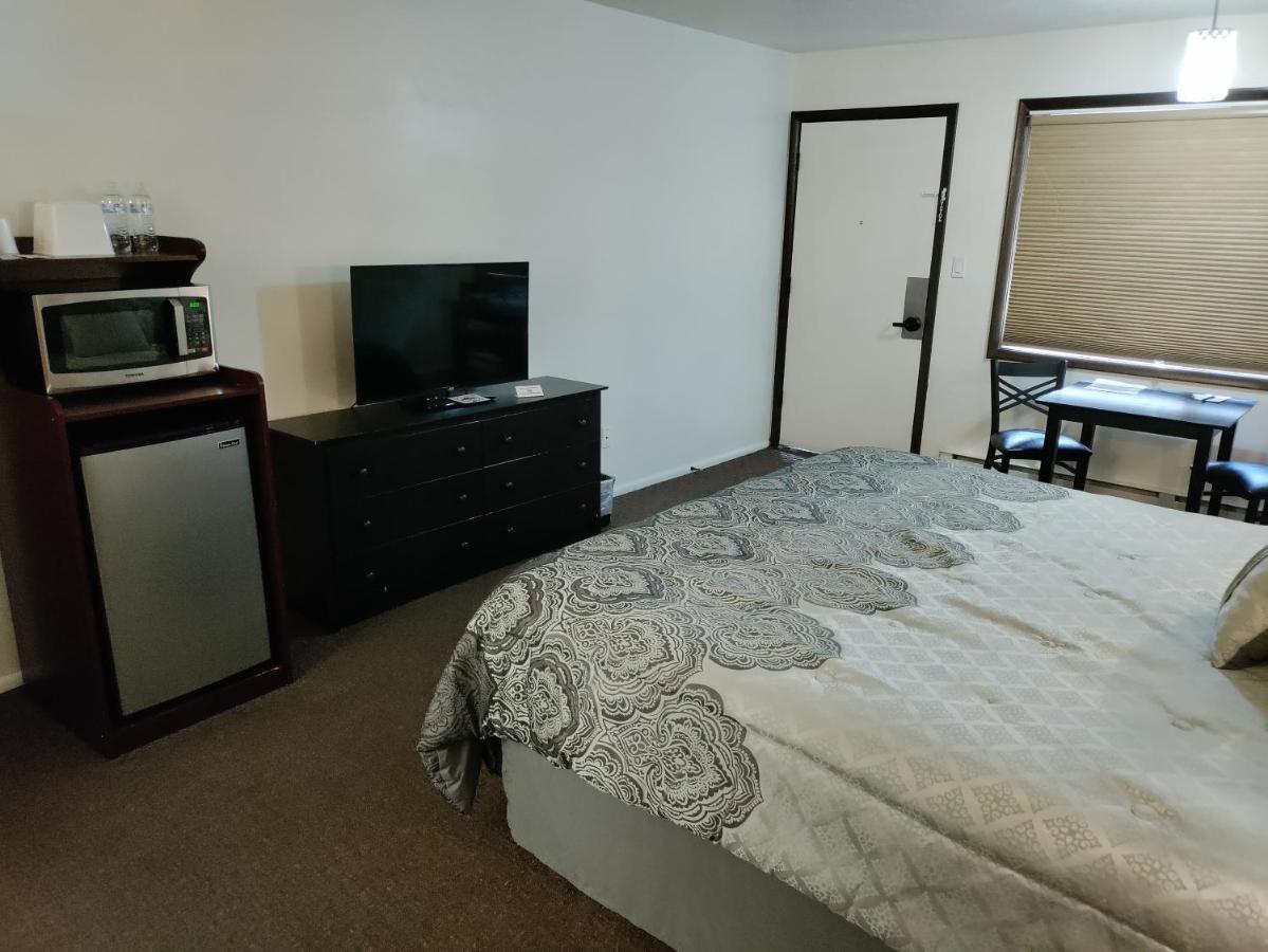 | High Desert Inn