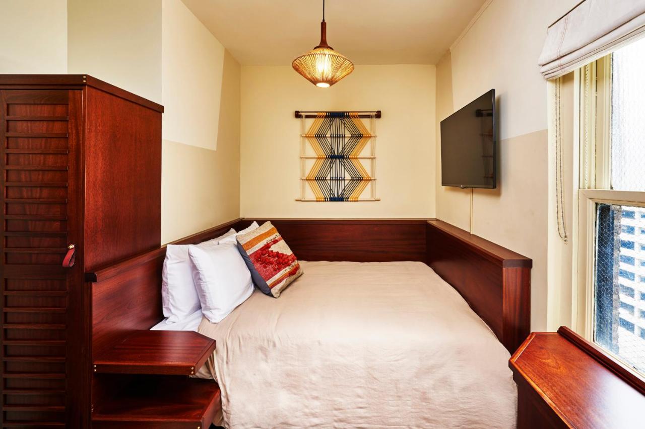 Superior Queen Room at Freehand Chicago
