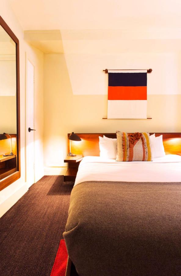 Superior King Room at Freehand Chicago