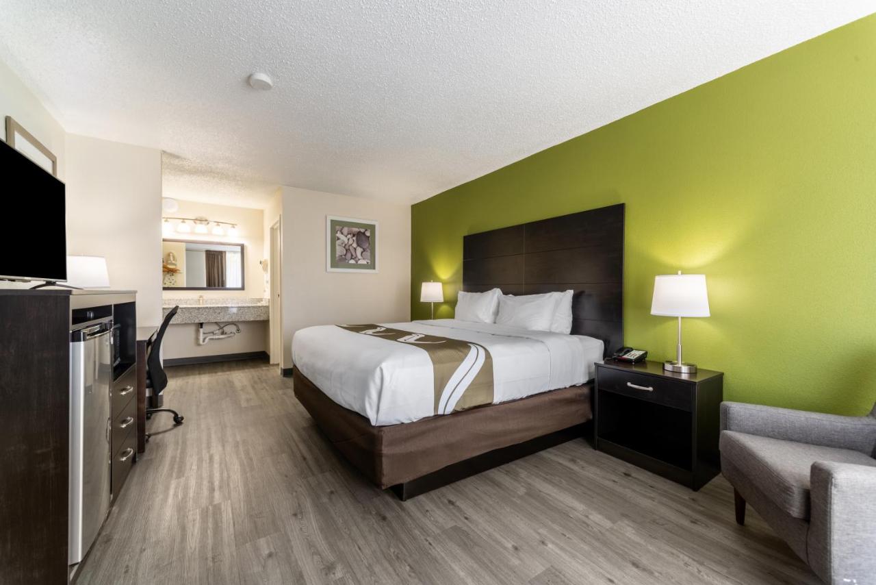 King Room - Smoking at Quality Inn & Suites Vandalia near I-70 and Hwy 51