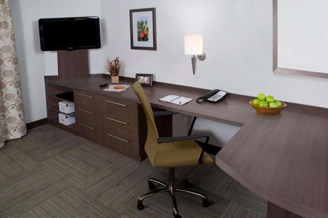 Studio Queen Suite with Roll-In Shower - Mobility Accessible at Sonesta Simply Suites Houston CityCentre I-10 West