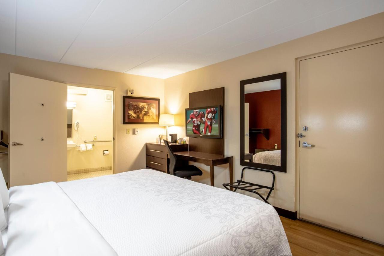 | Red Roof Inn PLUS+ Baltimore North - Timonium
