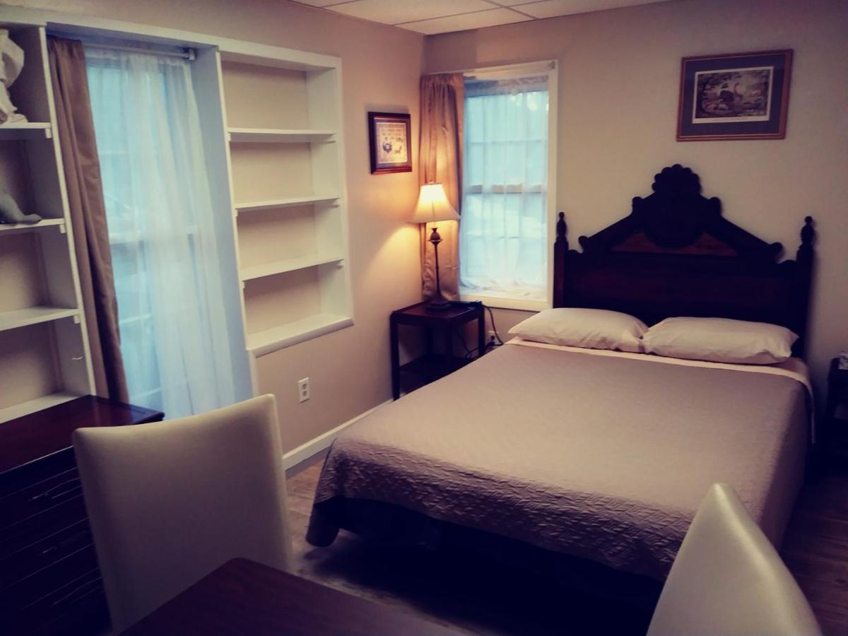 | Sleepy Hollow Manor